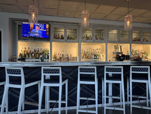 Hummingbird Bar and Kitchen by null