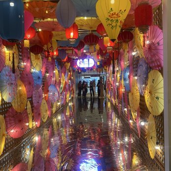 Lucky Chinatown Mall - Shopping Centers Near Me - Manila, NCR Lucky Chinatown Mall - Shopping Centers Near Me - Manila, NCR