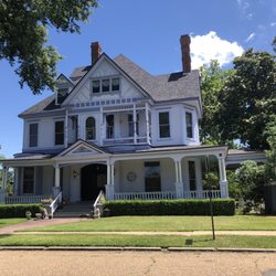 Logan Mansion - 6/7/20. Sunday afternoon. Front exterior. 725 Austen Place. Downtown Shreveport, Louisiana. Near Municipal Auditorium.