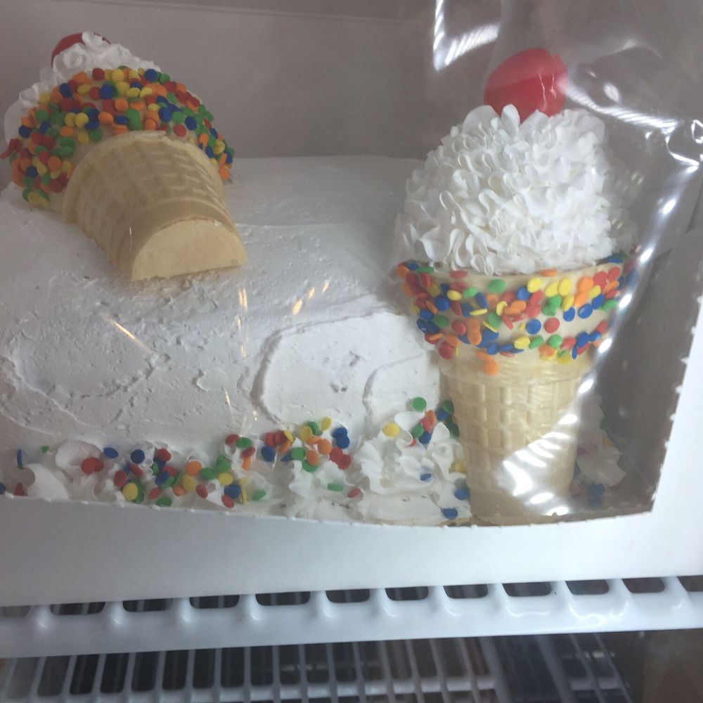 Kimmer's Ice cream - Gorgeous looking ice cream cake - Ice Cream & Frozen Yogurt Near Me - Wheaton, Illinois Kimmer's Ice cream - Gorgeous looking ice cream cake - Ice Cream & Frozen Yogurt Near Me - Wheaton, Illinois