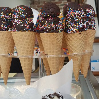 The Queen's Cups - Bakeries Near Me - Worcester, Massachusetts