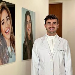 David S Eshom - Dr. Duncan Eshom - Associate Dentist
