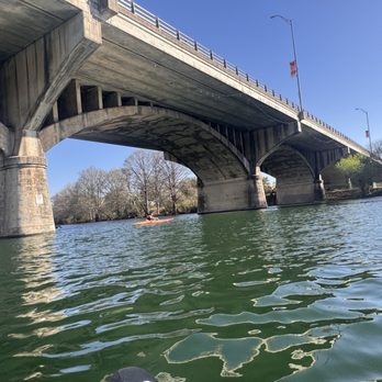 Live Love Paddle Austin Kayak Tours and Rentals - Bat bridge aka Congress St Bridge - Rafting/Kayaking Near Me - Austin, Texas