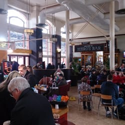 Upper Crust - Plenty of chairs and seats, but busy as you could expect for a train station
