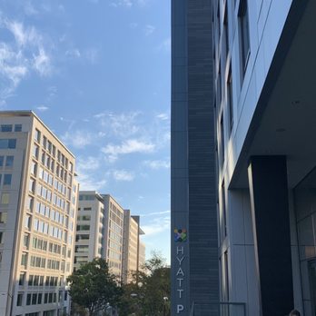 Hyatt Place - Washington - Outside seating for breakfast - Hotels Near Me - Washington, DC, District of Columbia Hyatt Place - Washington - Outside seating for breakfast - Hotels Near Me - Washington, DC, District of Columbia