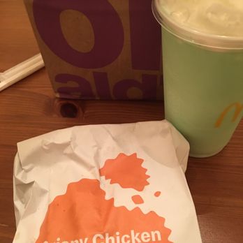 McDonald's - Crispy chicken sandwich - Fast Food Near Me - McLean, Virginia