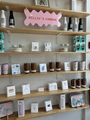 Honey's Bistro by null