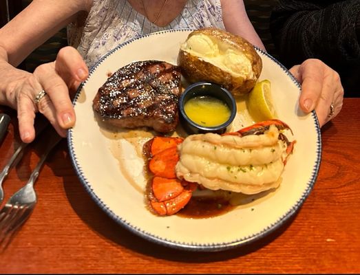Red Lobster by null