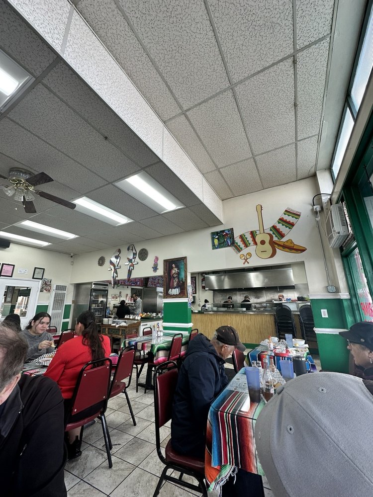 Los Pericos Taqueria