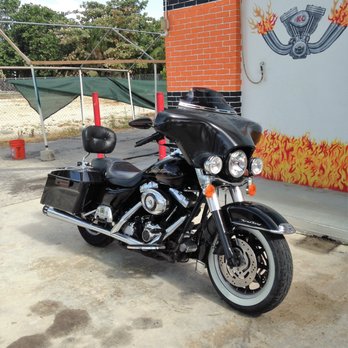 Keys Cycles - Rent This Harley Davidson Black Roadking - Motorcycle Repair Near Me - Marathon, Florida