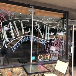 Cafe La Vie