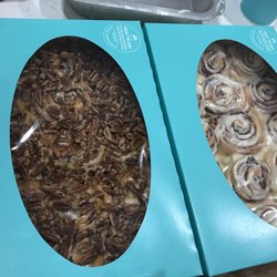 Cinnabon Cinnamon rolls ready to take home