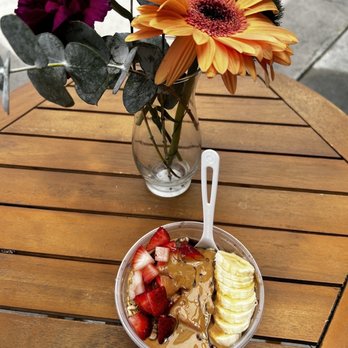 Garden District Super Foods - a bowl of fruit and yogurt - Juice Bars & Smoothies Near Me - Seal Beach, California