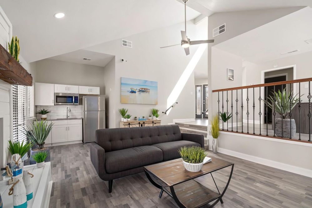 TIDES ON MEADOWBROOK Updated June 2024 16 Photos 525 King