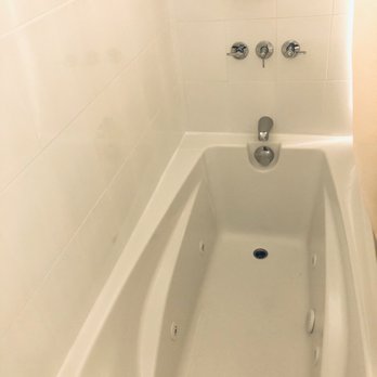 Supreme Bath Refinishing - After photo - Refinishing Services Near Me