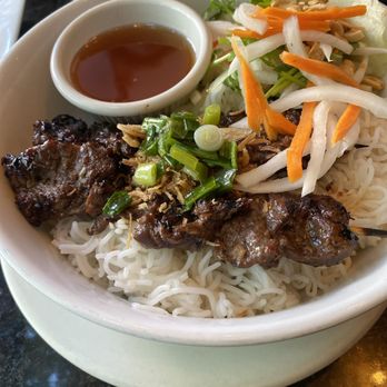 Saigon Saigon - Grilled beef lemongrass vermicelli - Vietnamese Near Me - Arlington, Virginia Saigon Saigon - Grilled beef lemongrass vermicelli - Vietnamese Near Me - Arlington, Virginia