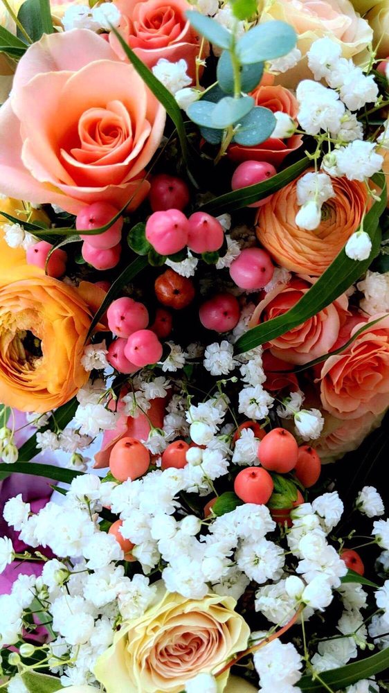 STICKS AND STEMS FLORAL 48 N Union St, Mora, Minnesota Florists