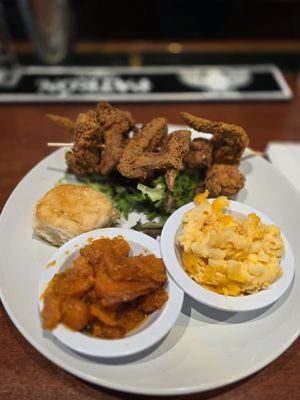 T'S BRUNCH BAR CUMBERLAND MALL by null