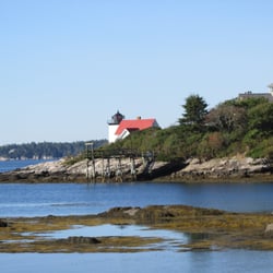 Hendricks Head Lighthouse - A whole lot of rocks out there