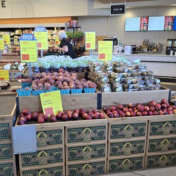 Whole Foods Market - inside - Grocery Near Me - Edgewater, New Jersey