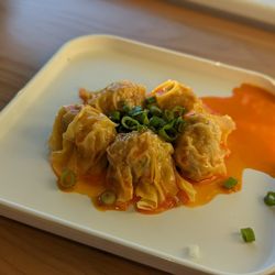Gigantic Wonton - Spicy wontons