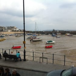 Kingfisher - Same window, different direction! Right on the harbour.