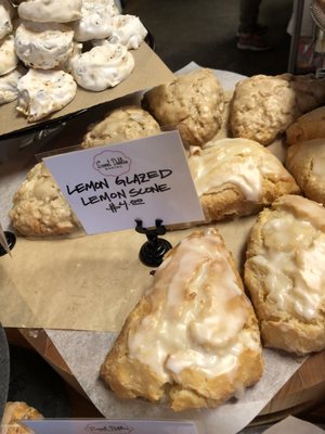 Sweet Dahlia Baking by null