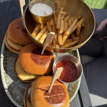 Twine Bulverde - Slider plate with fries - Wine Bars Near Me - Bulverde, Texas Twine Bulverde - Slider plate with fries - Wine Bars Near Me - Bulverde, Texas