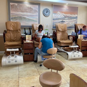 Le Nails & Spa - Clean salon - Nail Salons Near Me - Port Charlotte, Florida Le Nails & Spa - Clean salon - Nail Salons Near Me - Port Charlotte, Florida