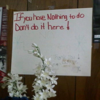 Willie's Bar-B-Que - anti-loitering sign! - Barbeque Near Me - Austin, Texas