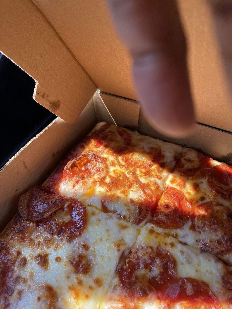 San Remos Pizza Logo
