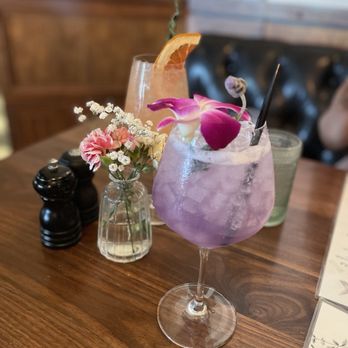Julep Cast Iron Kitchen + Drink - Bougee violet cocktail - New American Near Me - Brea, California Julep Cast Iron Kitchen + Drink - Bougee violet cocktail - New American Near Me - Brea, California