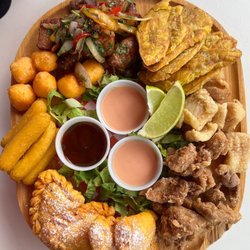 Green Parrot - Appetizer combo platter