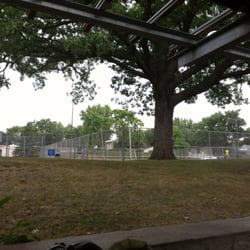 Acorn Park - Tennis & basketball courts