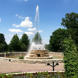 Vander Veer Botanical Park - Dancing fountain