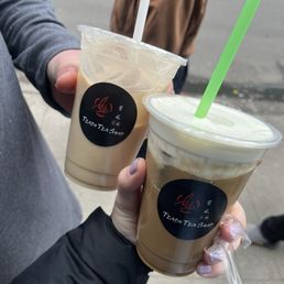 Oolong milk tea and brown sugar latte