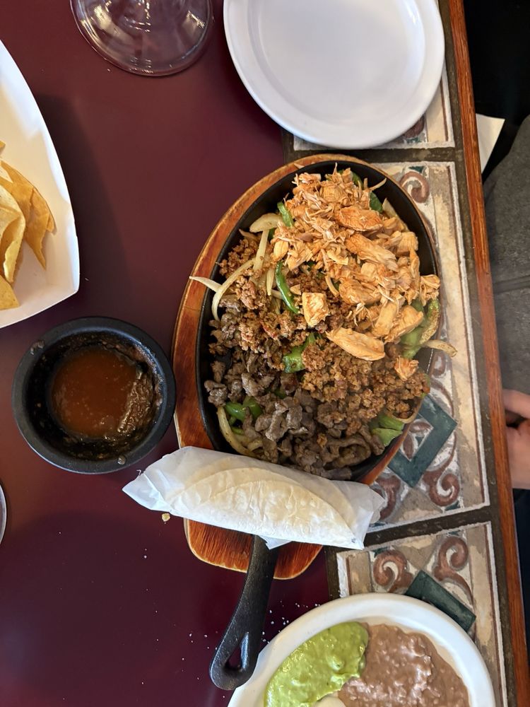 Julio's — Mexican restaurant in Fraser