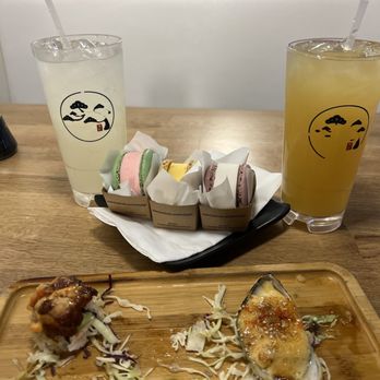Aikan Sushi & Ramen - A Black Dragon Roll, broiled mussel, drinks and the refreshing ice cream sandwich dessert! - Sushi Bars Near Me - Burbank, California