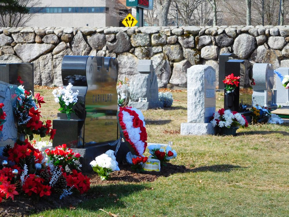 PINE GROVE CEMETERY Updated September 2024 16 Photos 1100 Ashley