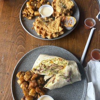 Morena Bistro Bar - Egg burrito and chicken and waffles - Cocktail Bars Near Me - Carolina, Puerto Rico