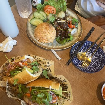 Me’s Kitchen - Banh Mi, Shaken Beef with Rice - Vietnamese Near Me - Sacramento, California Me’s Kitchen - Banh Mi, Shaken Beef with Rice - Vietnamese Near Me - Sacramento, California