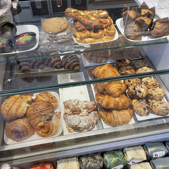 Caffe Umbria - Pastry cabinet - Coffee & Tea Near Me - Chicago, Illinois Caffe Umbria - Pastry cabinet - Coffee & Tea Near Me - Chicago, Illinois