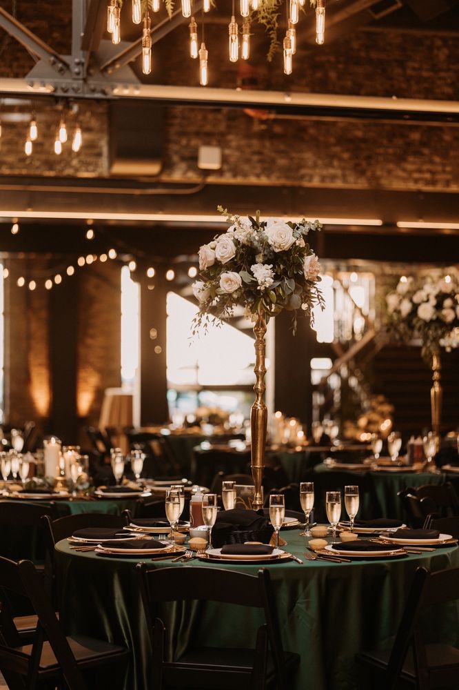 FEISTY FLOWERS Updated August 2024 16 Photos Milwaukee, Wisconsin