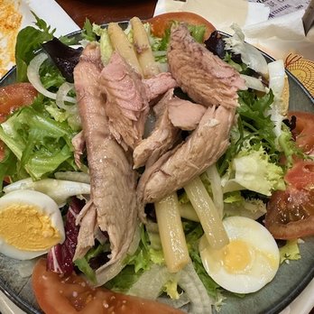Casa La Viuda - Salad with tuna - Spanish Near Me - Seville, SE