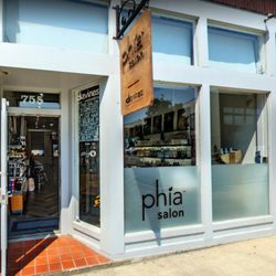 Phia Salon
