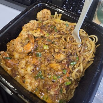 California Pizza Kitchen - 4pc of chicken. 5pc of shrimp. Lots of noodles. 3 tiny pieces of sausage. "Jambalaya" - Pizza Near Me - Mililani, Hawaii California Pizza Kitchen - 4pc of chicken. 5pc of shrimp. Lots of noodles. 3 tiny pieces of sausage. "Jambalaya" - Pizza Near Me - Mililani, Hawaii