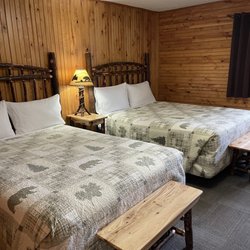 The Outdoorsman Motel - 2 queen bed room
