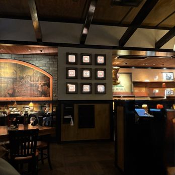 LongHorn Steakhouse - Seating area - Steakhouses Near Me - Temecula, California