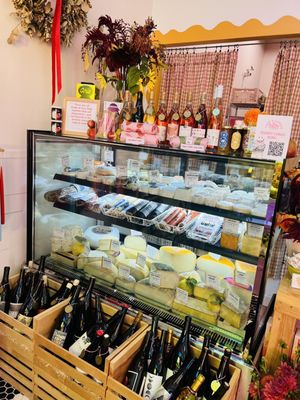 Lady & Larder by null