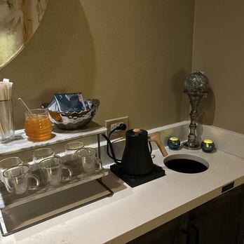 Four Seasons Hotel - Austin - Hotels Near Me - Austin, Texas